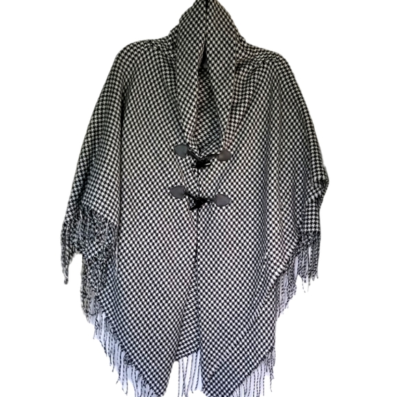 Sweaters - Houndstooth Fringe Poncho